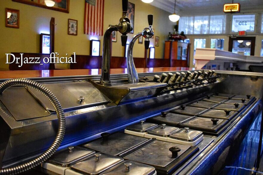 More Photos Of 230 W Saint Louis St, Lebanon Restaurant For Sale