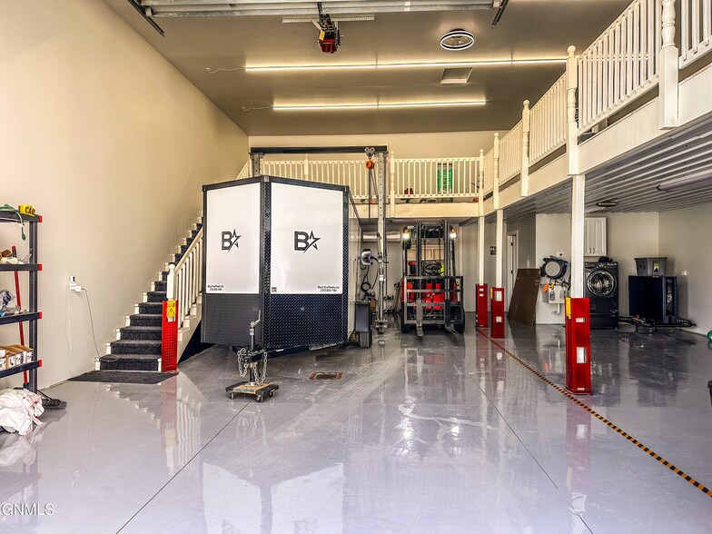 More Photos Of 1409 Lockheed Dr, Bismarck Warehouse For Sale