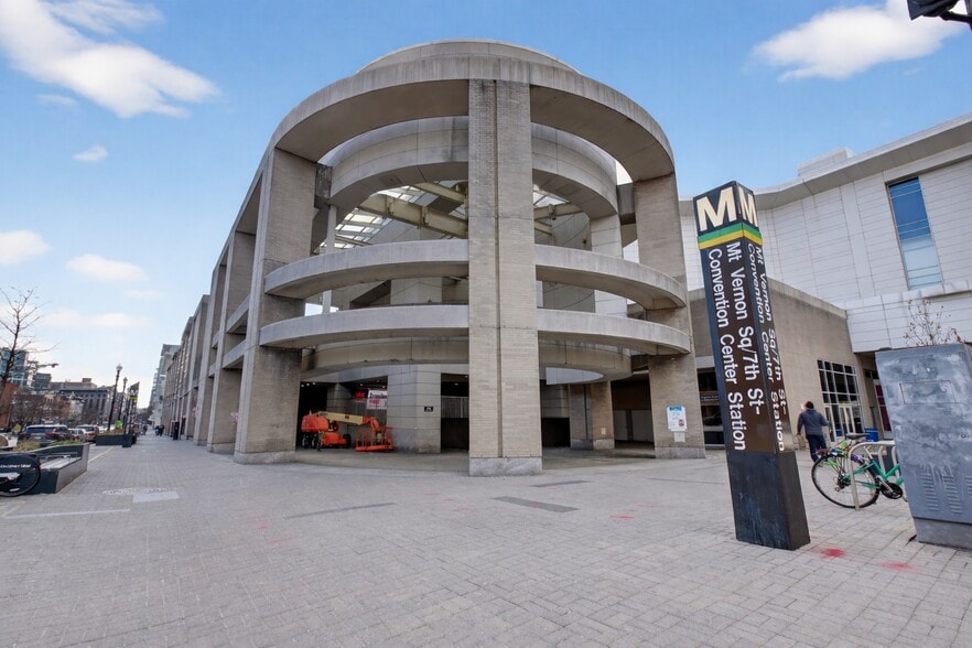 More Photos Of 916 Blagden Aly NW, Washington Flex For Sale