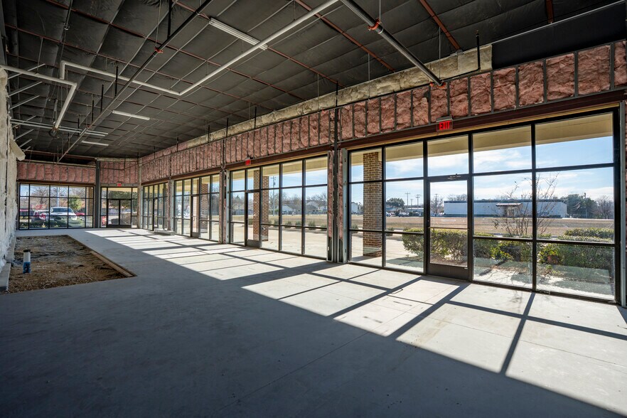 More Photos Of 641 Mill St, San Marcos Restaurant For Lease