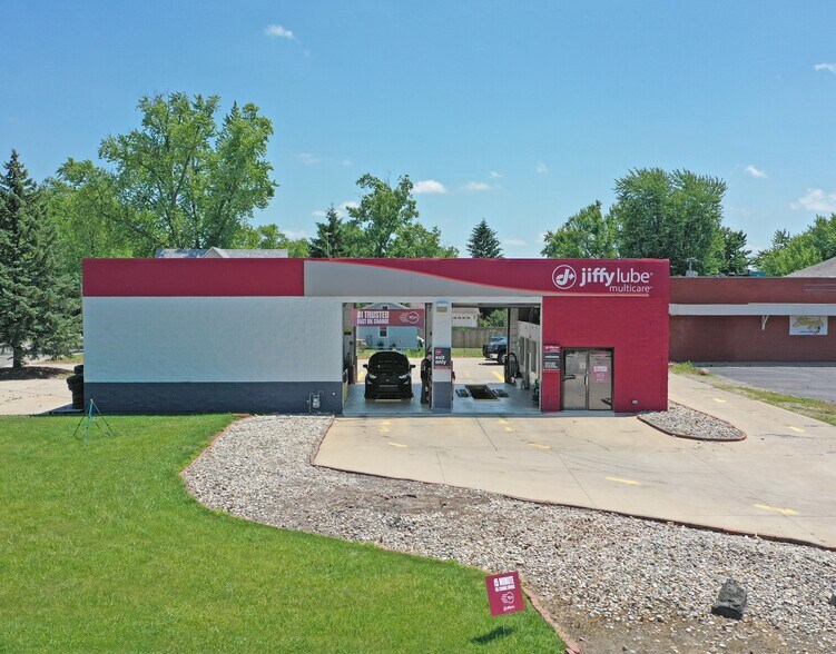 Primary Photo Of 640 N Wayne St, Angola Auto Repair For Sale