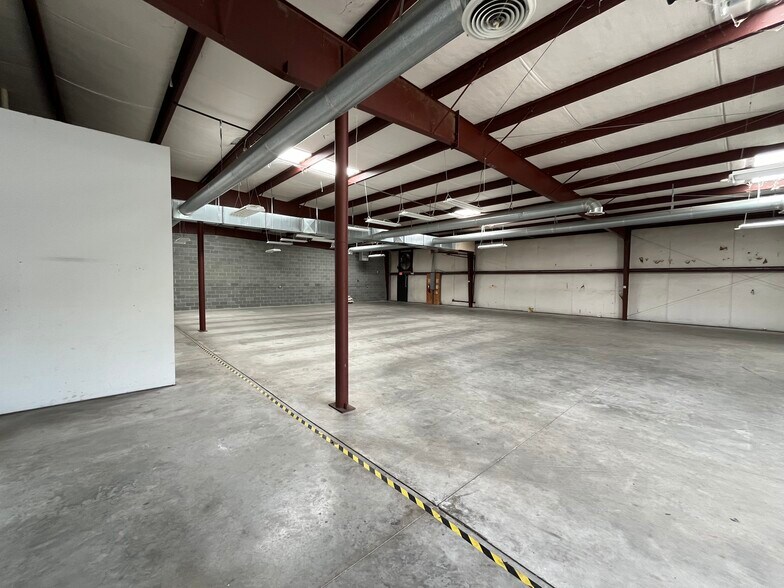 More Photos Of 499 Jessen Ln, Charleston Industrial For Lease