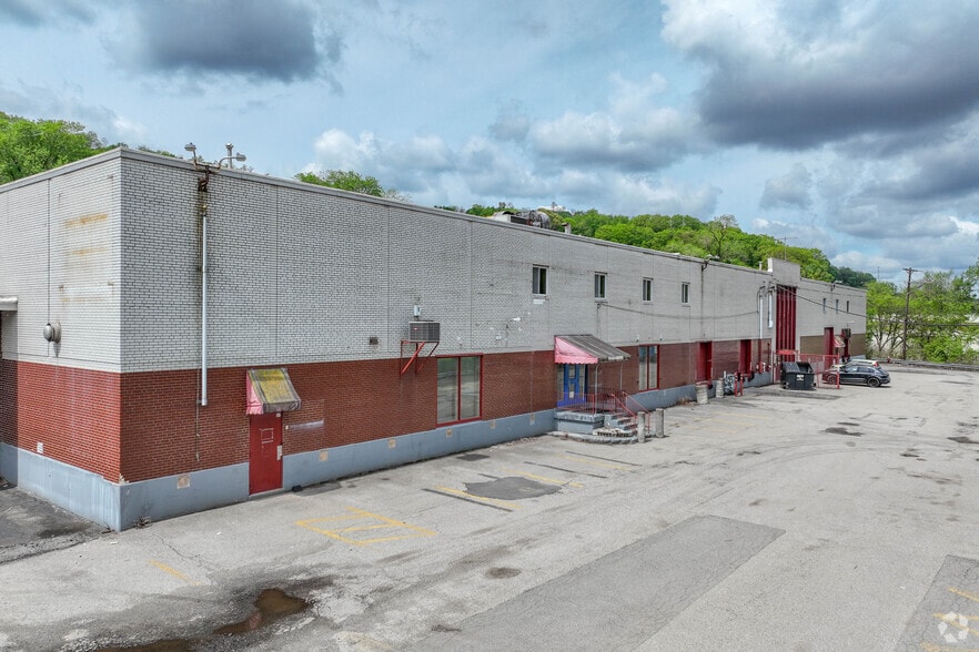 More Photos Of 1020-1060 Saw Mill Run Blvd W, Pittsburgh Warehouse For Sale