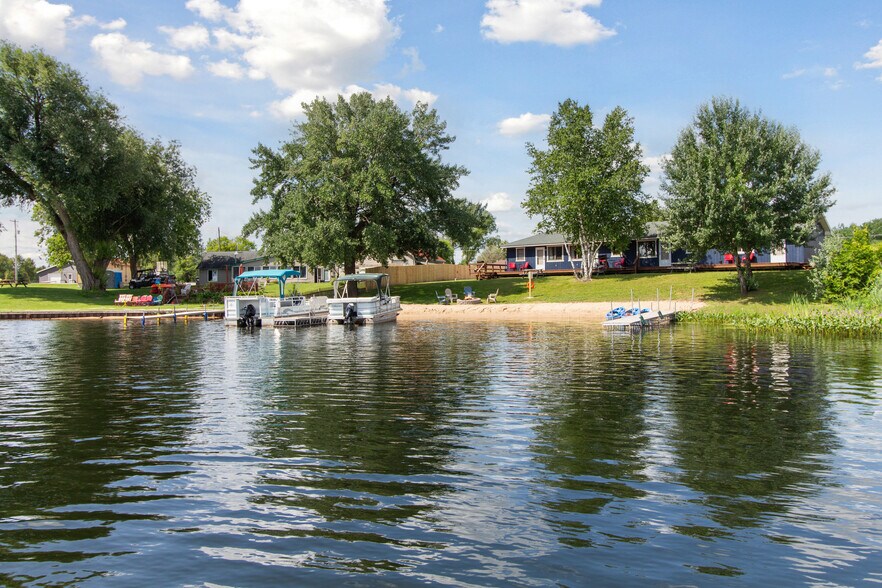 More Photos Of 4998 Main Ext, Long Lake Hospitality For Sale