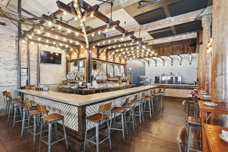 More Photos Of 1051 Annunciation St, New Orleans Restaurant For Sale