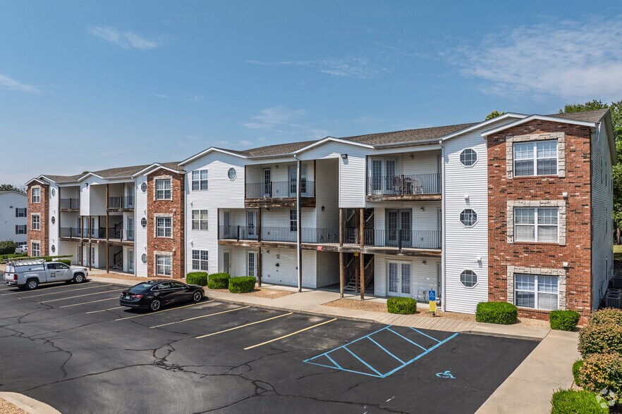 More Photos Of 1325 S Lillian Ave, Bolivar Apartments For Sale