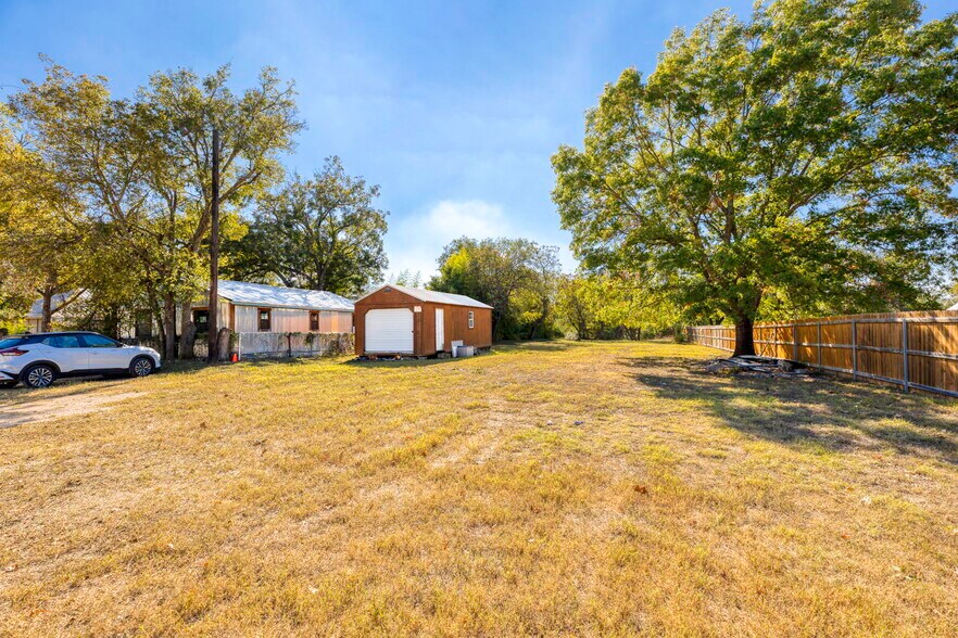 More Photos Of 322 S Main St, Boerne General Retail For Sale