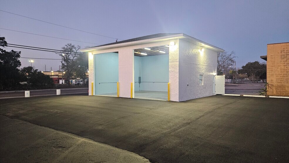 More Photos Of 1967 17th St, Sarasota Unknown For Lease