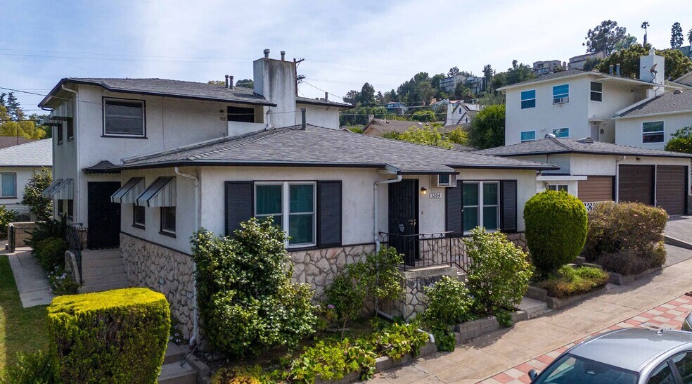 More Photos Of 3204 Palmer Dr, Los Angeles Apartments For Sale
