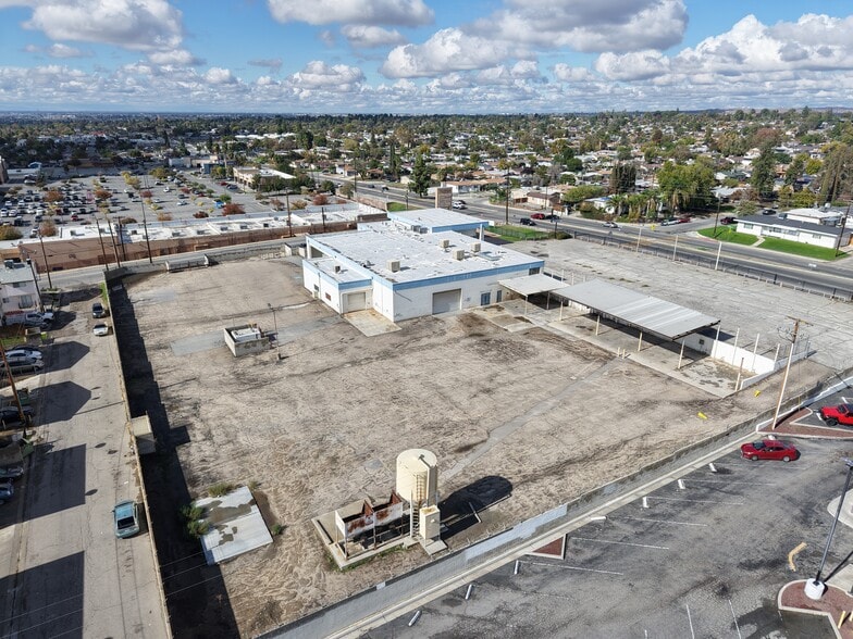 More Photos Of 1919 Columbus St, Bakersfield Warehouse For Sale