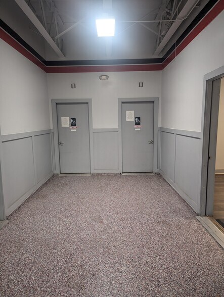 More Photos Of 1860 Stratford Ave, Stratford Auto Repair For Sale