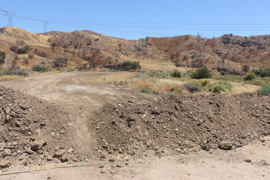More Photos Of 15270 Sierra Hwy, Santa Clarita Land For Sale