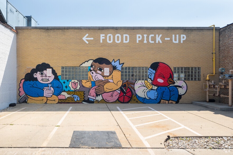 More Photos Of 4131-4133 N Rockwell St, Chicago Manufacturing For Lease