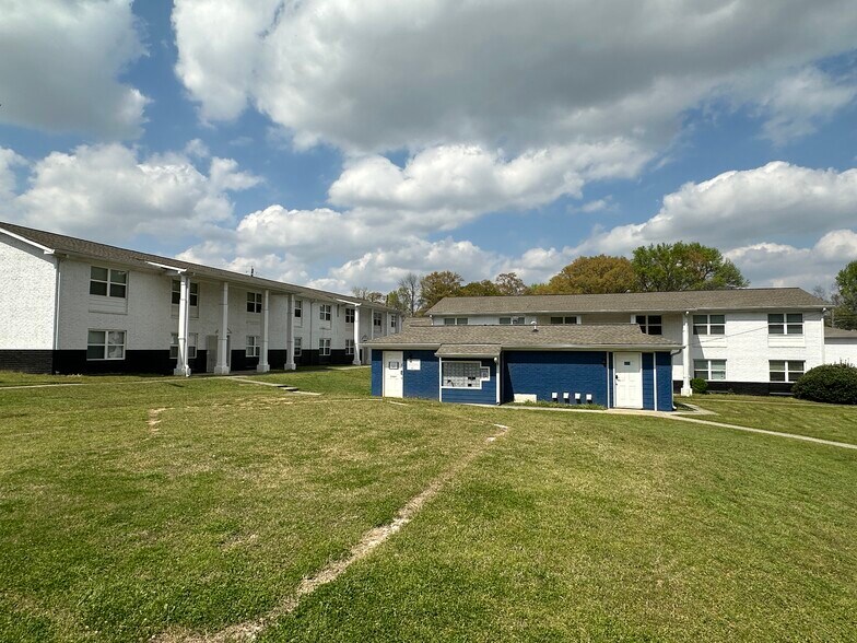 More Photos Of 969 Forest Ave, Forest Park Apartments For Sale