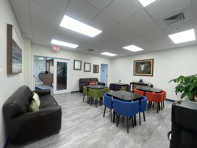 More Photos Of 2505 Metrocentre Blvd, West Palm Beach Medical For Lease