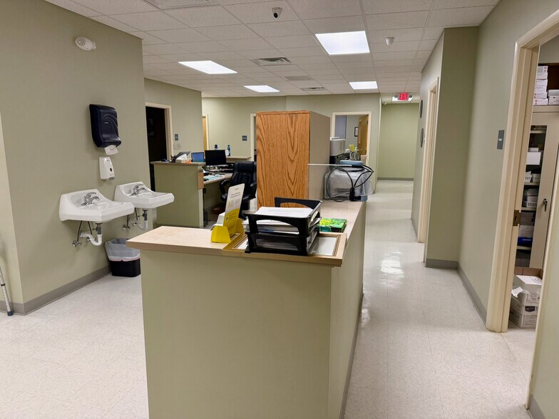 More Photos Of 514 Mary Esther Cut, Fort Walton Beach Office For Sale