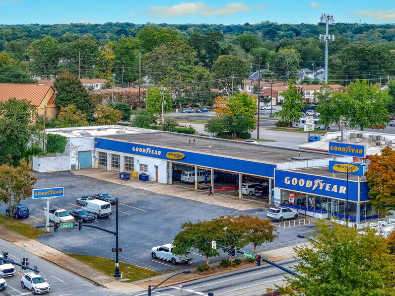 Primary Photo Of 100 E Kennedy St, Spartanburg Auto Repair For Sale