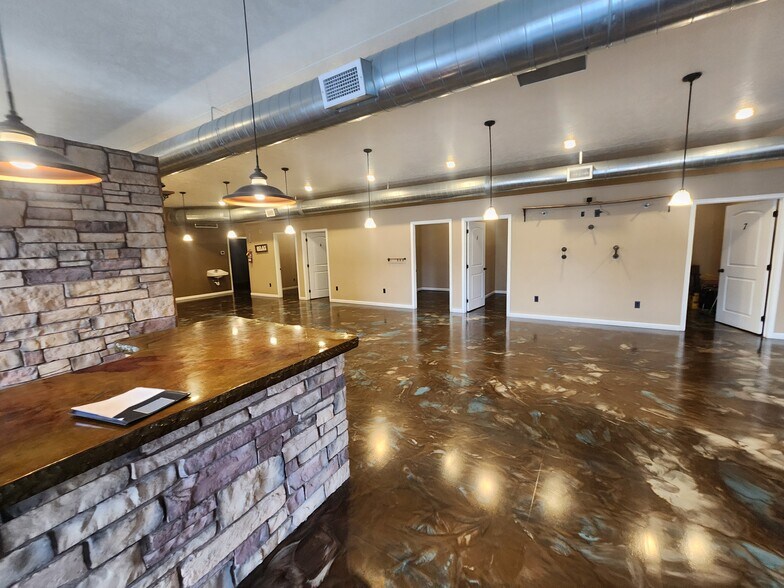 More Photos Of 109 W Poplar St, Harrisburg Specialty For Sale