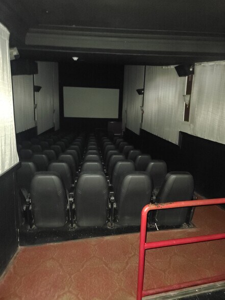 More Photos Of 20 Tower Pl, Roslyn Movie Theatre For Lease