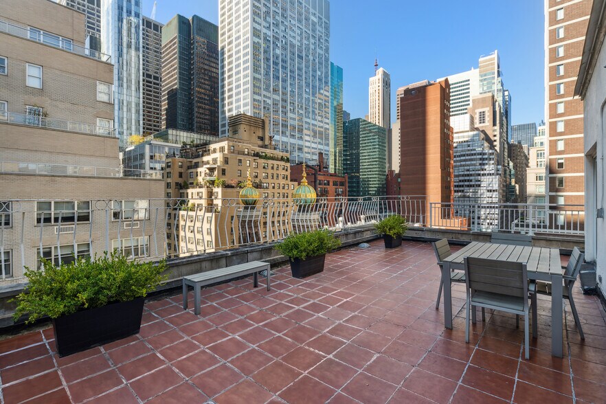 More Photos Of 661 Lexington Ave, New York Office For Sale