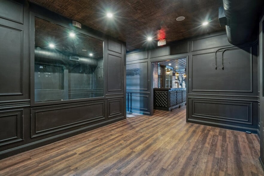 More Photos Of 1336 U St NW, Washington Bar For Sale