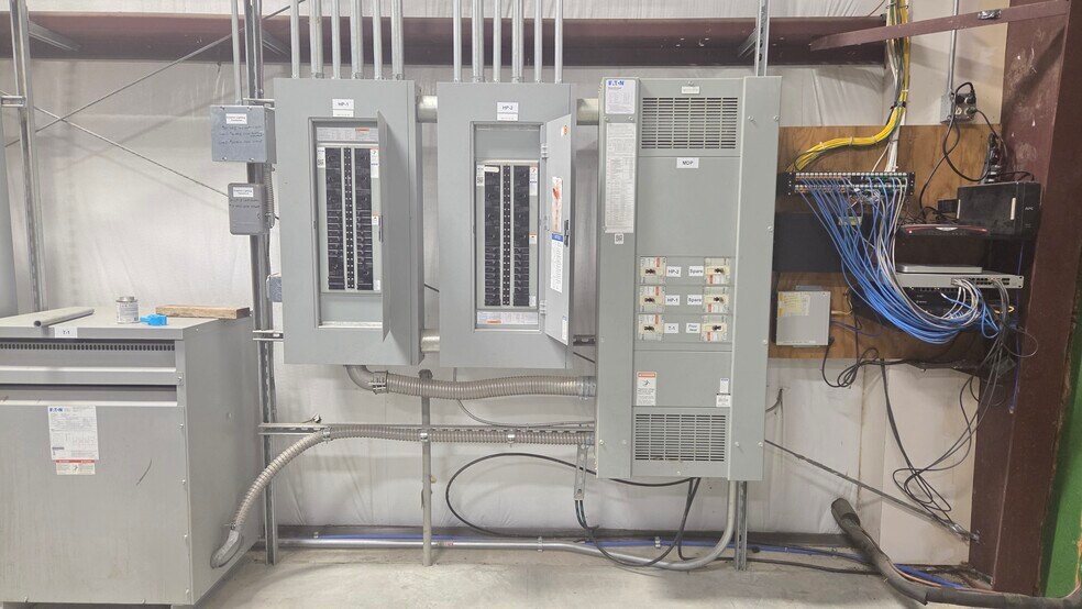 More Photos Of 15 Cooperative Way, Wright City Industrial For Lease