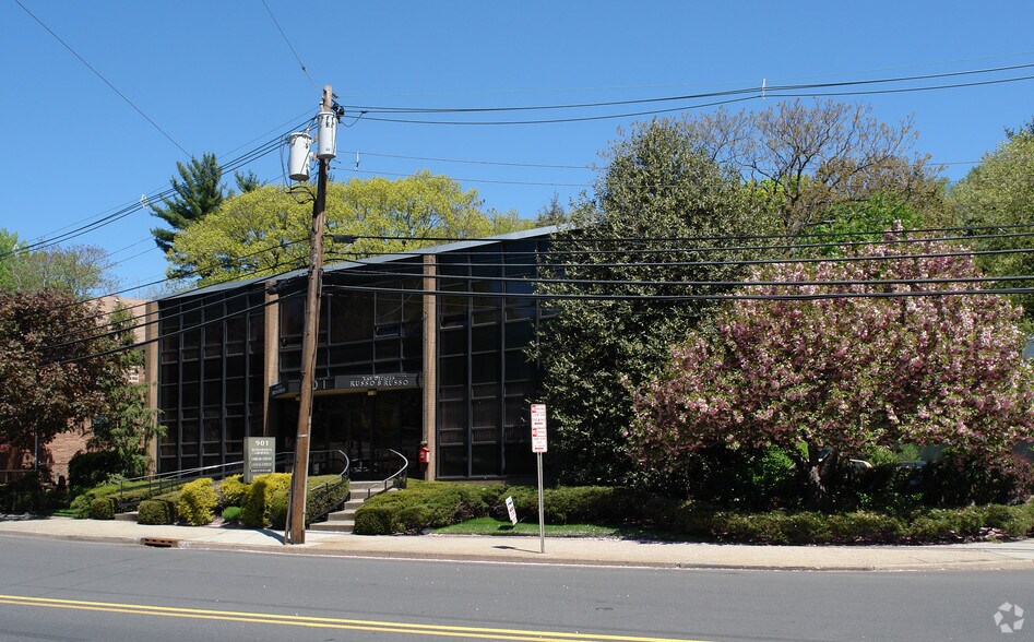 More Photos Of 901 Teaneck Rd, Teaneck Medical For Lease