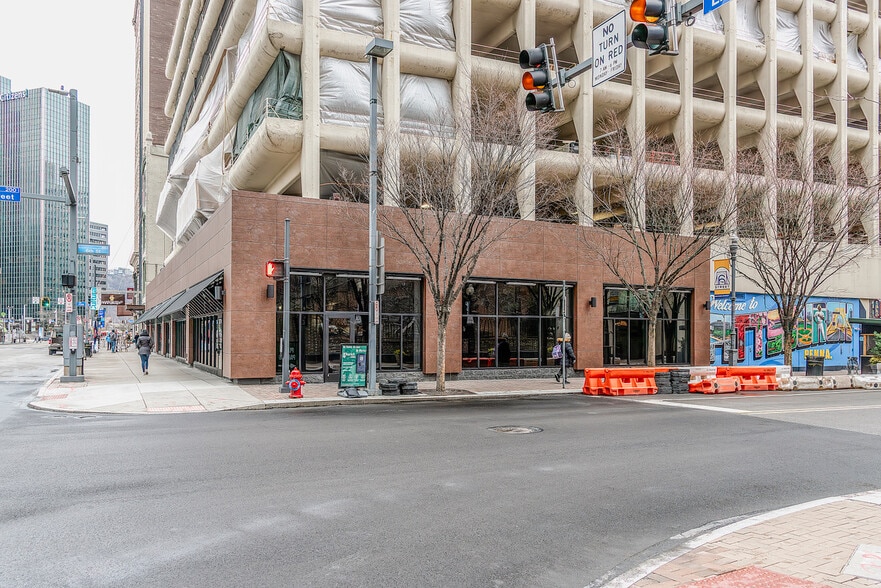 Primary Photo Of 202 6th St, Pittsburgh Parking Garage For Lease