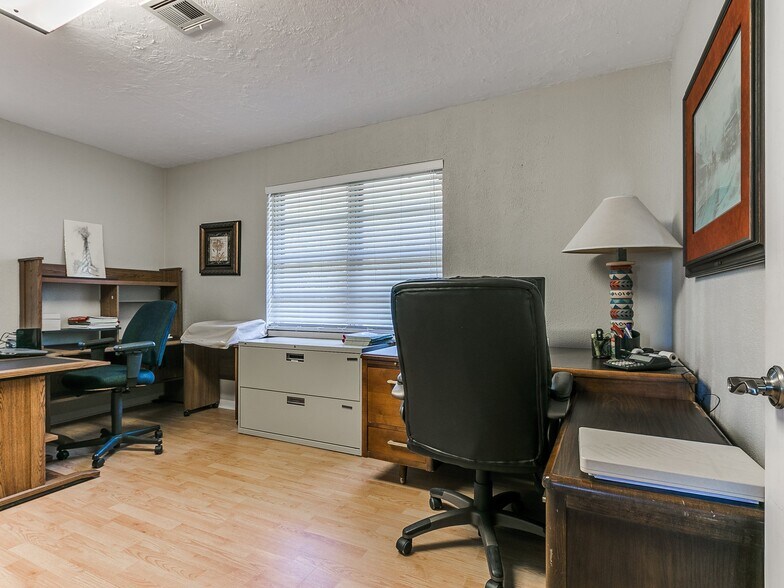 More Photos Of 16446 NE 23rd St, Choctaw Office Residential For Sale