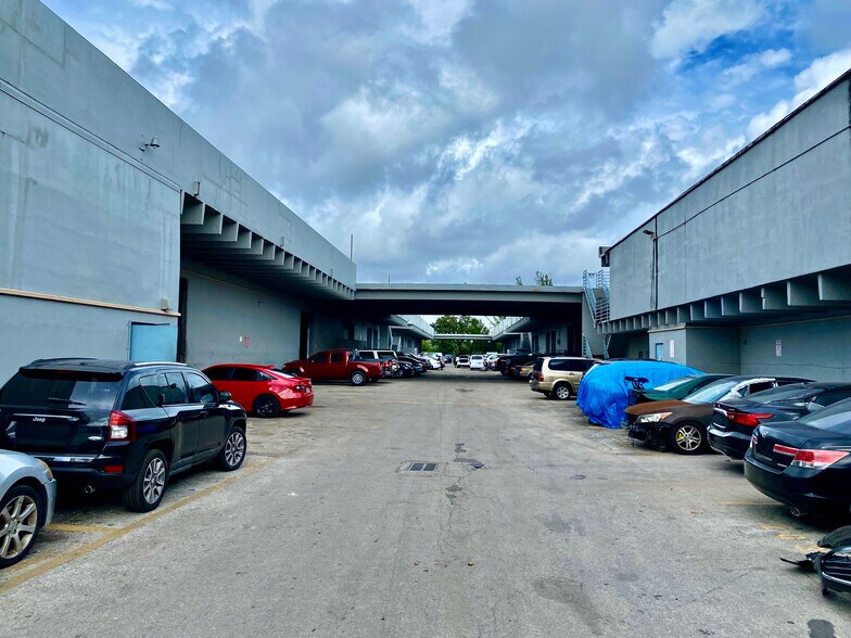 More Photos Of 2071 NW 141st St, Opa-locka Warehouse For Lease
