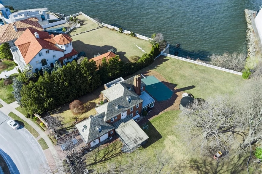 More Photos Of 125 Malba Dr, Flushing Land For Sale