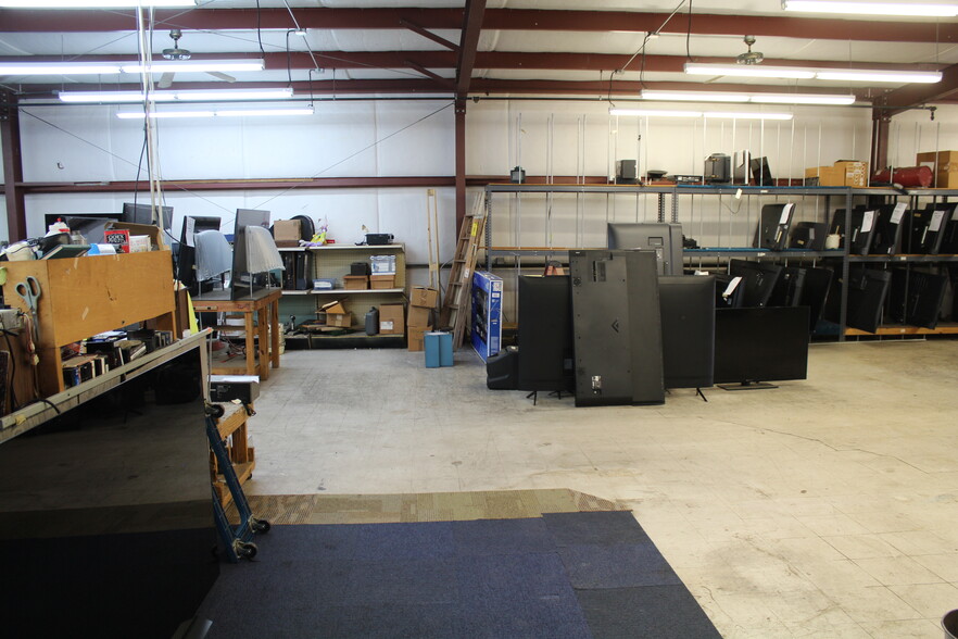 More Photos Of 5251 Buena Vista Rd, Columbus Light Distribution For Sale