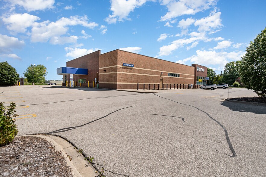 More Photos Of 1470 Tittabawassee Rd, Saginaw Drugstore For Sale