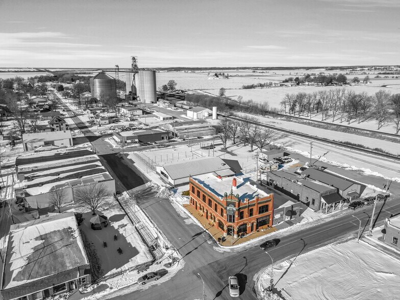 More Photos Of 112 S Pine St, Norborne Bank For Sale