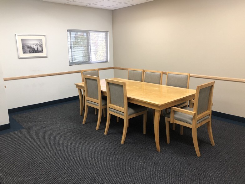 More Photos Of 1940 Garnet Ave, San Diego Medical For Sale