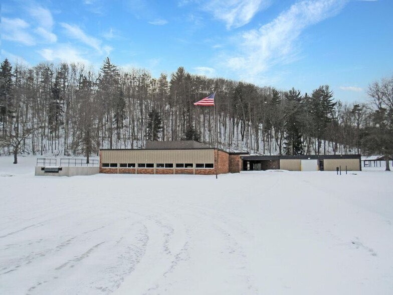 More Photos Of 201 Hoovertown Rd, Penfield Flex For Sale