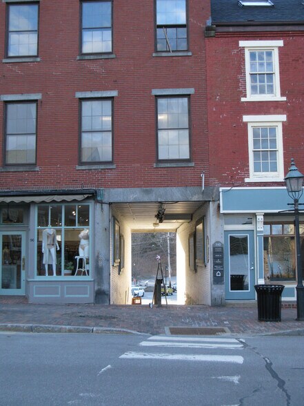 More Photos Of 96 Front St, Bath Storefront Retail Office For Lease