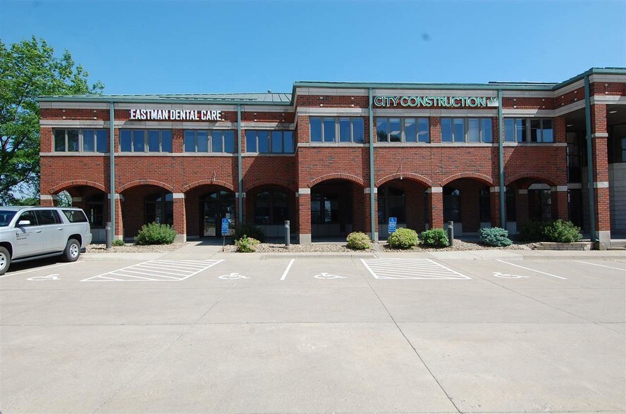 More Photos Of 2346 Mormon Trek Blvd, Iowa City Office For Lease