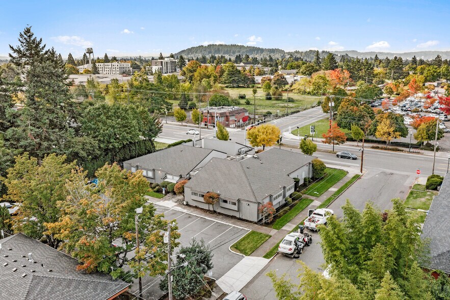 More Photos Of 940-948 NE 102nd Ave, Portland Medical For Sale