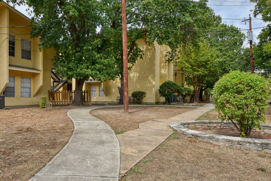 More Photos Of 737 W Mayfield Blvd, San Antonio Apartments For Sale