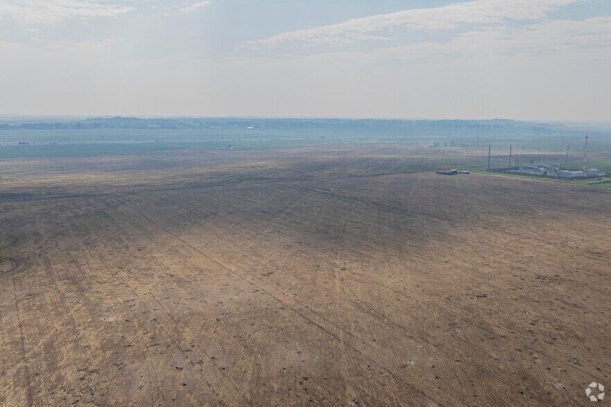 More Photos Of 4294 8 St SW, Airdrie Unknown For Lease