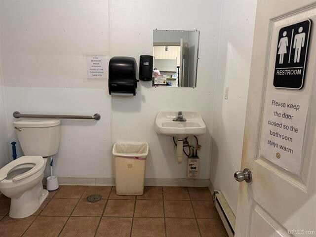 More Photos Of 3963 W Maple Ridge 37th Rd, Rock Service Station For Sale