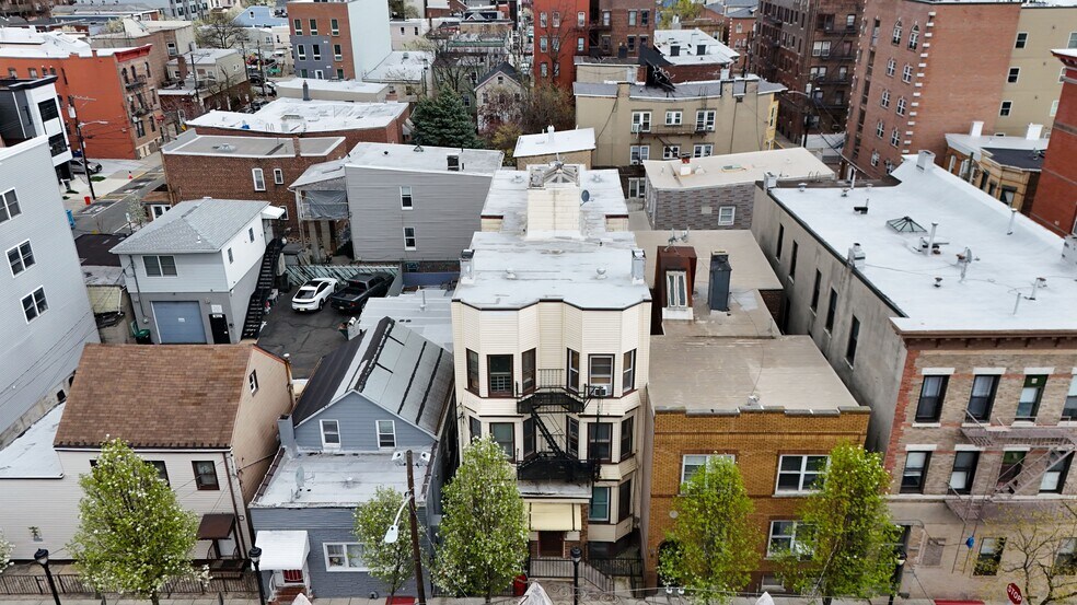 More Photos Of 904 Bergenline Ave, Union City Apartments For Sale