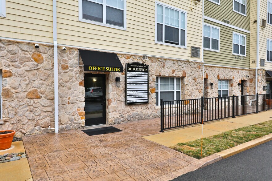 More Photos Of 555 Andorra Glen Ct, Lafayette Hill Apartments For Lease