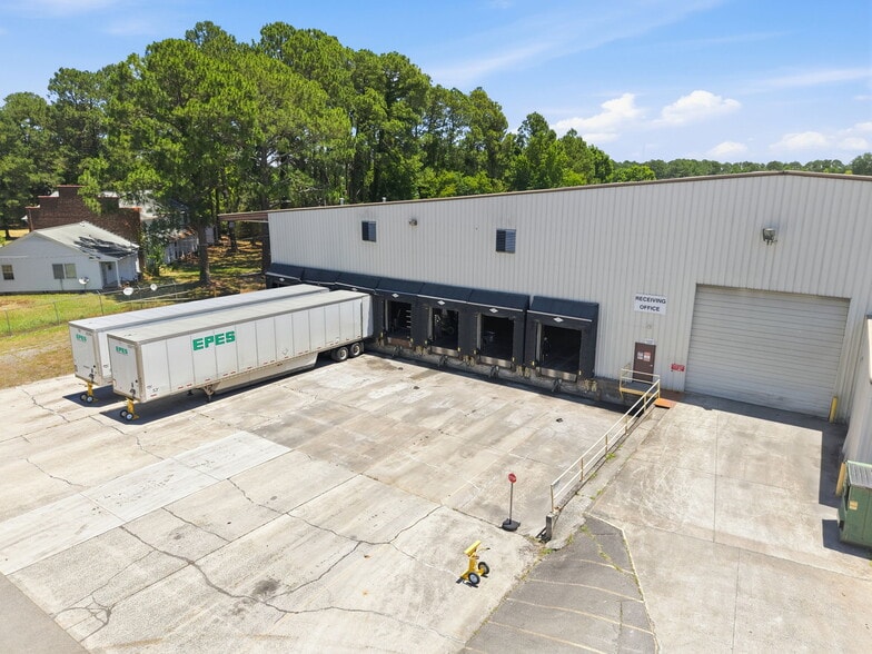 More Photos Of 1526 S Brightleaf Blvd, Smithfield Warehouse For Lease