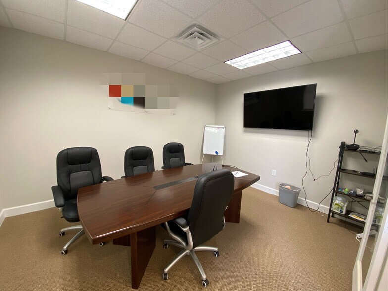 More Photos Of 633 E Fernhurst Dr, Katy Medical For Lease