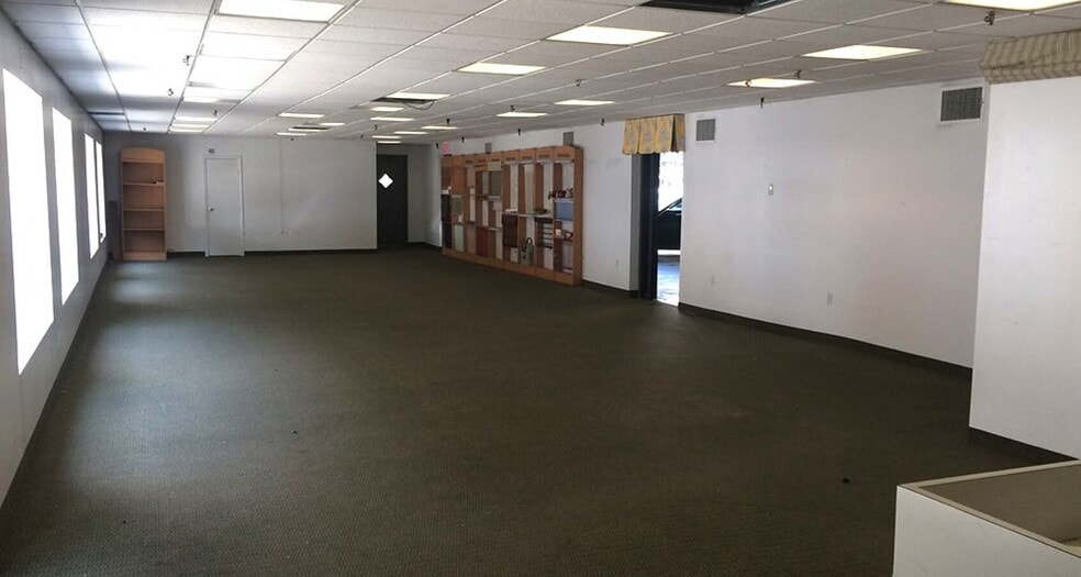 More Photos Of 5790 Broadway, Bronx General Retail For Lease