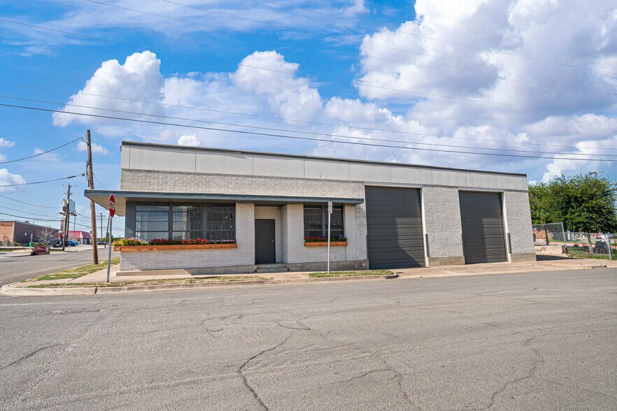 More Photos Of 4520 Fort Ave, Waco Warehouse For Sale