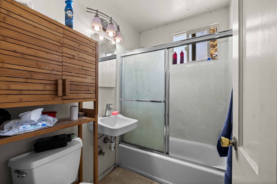 More Photos Of 451 Rollins Rd, Burlingame Multifamily For Sale