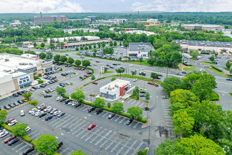 More Photos Of 545 N State Rt 17, Paramus Fast Food For Sale